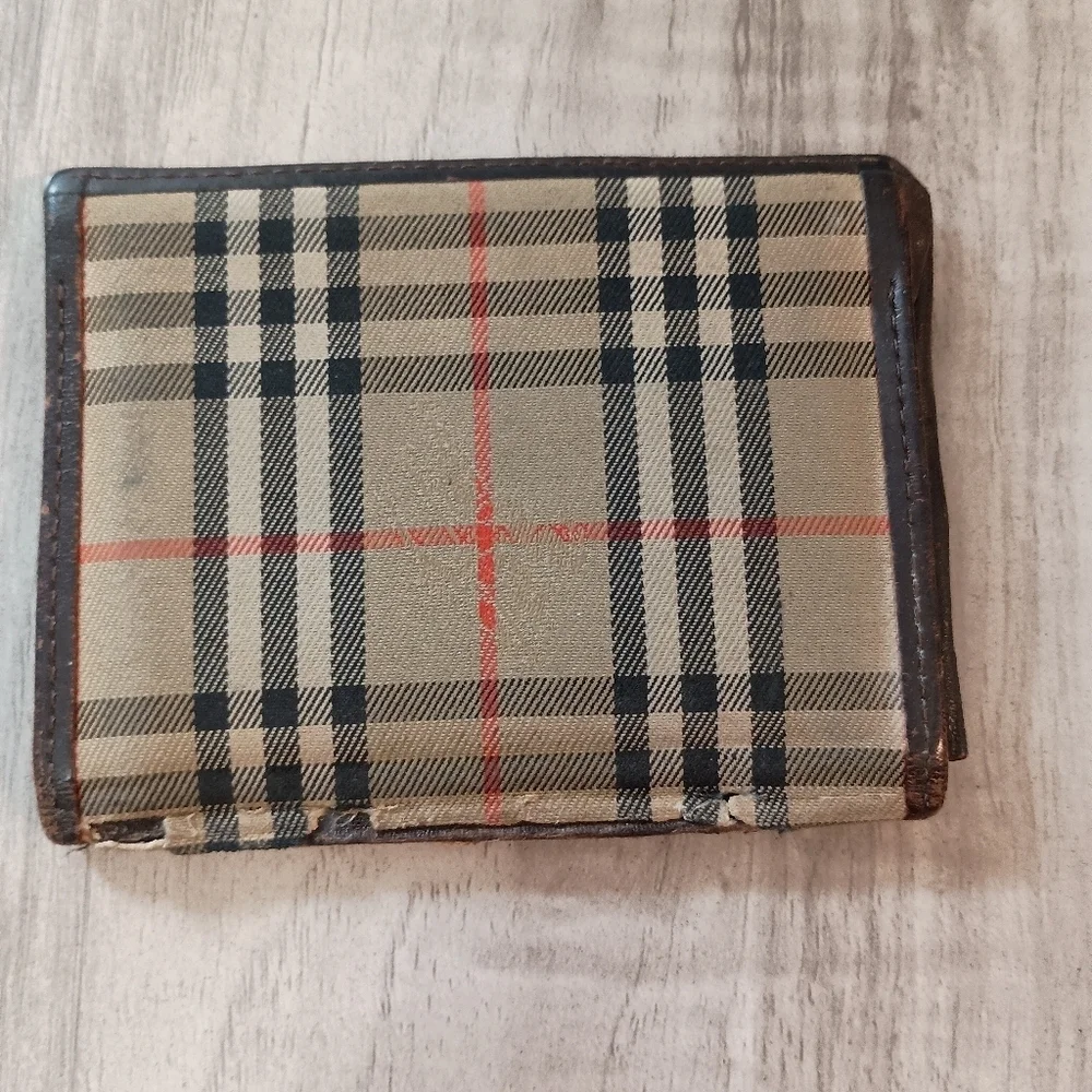 Burberry card holder